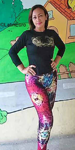 Date this sensual Venezuela girl Safora from Tachira VE2995