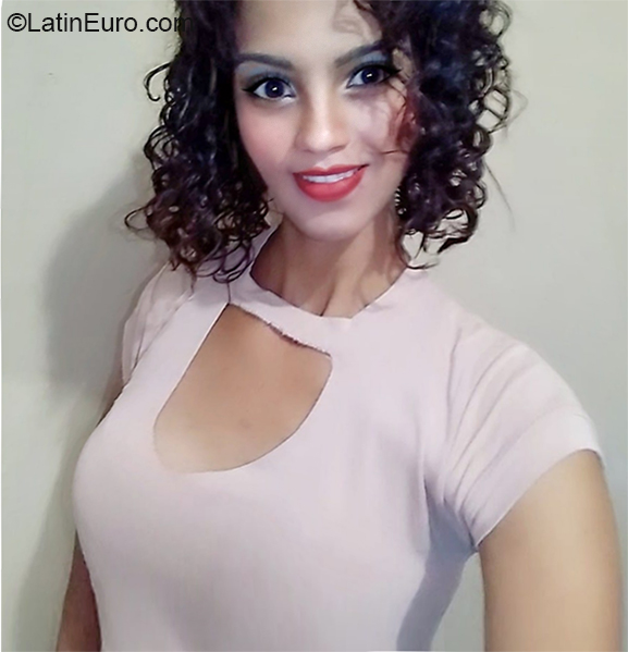 Date this sensual Brazil girl Renata from Campinas BR11052