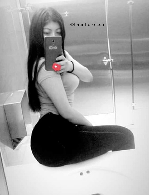 Date this funny El Salvador girl Arie from San Salvador SV110