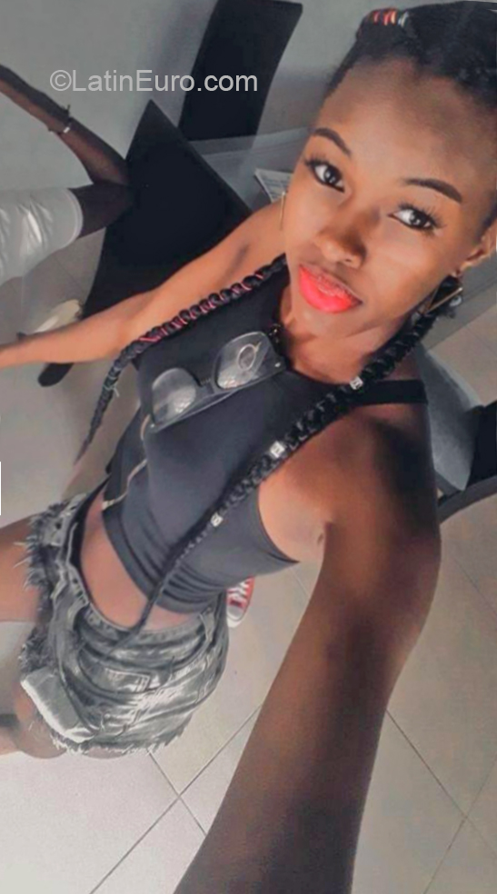 Date this exotic Colombia girl Hepril from Cali CO27386