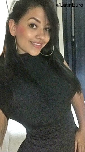 Date this athletic Colombia girl Stephany from Cali CO27689