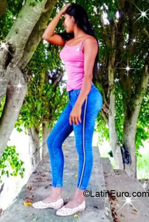 Date this passionate Peru girl Bidelitia from Huancayo PE1612