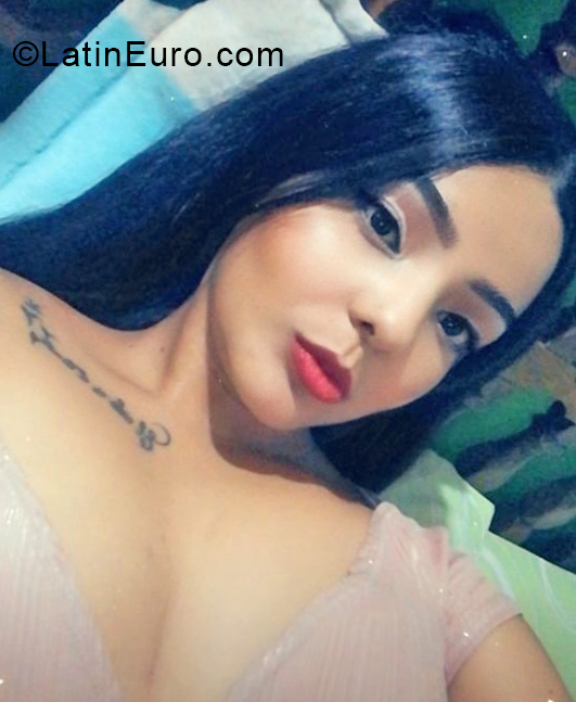 Date this cute Colombia girl Paola from Medellin CO28149
