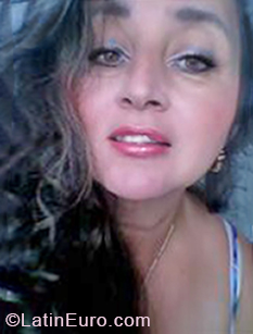 Date this foxy Colombia girl Maria from Cali CO28171