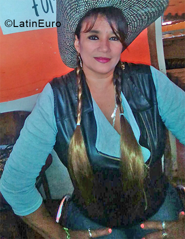 Date this tall Colombia girl Gloria from Manizales CO28357