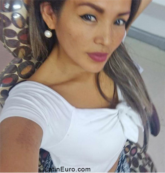 Date this stunning Peru girl Navidad from Lima PE1653