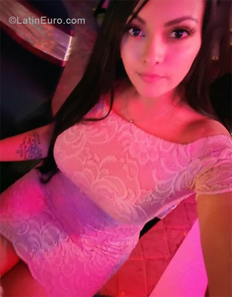 Date this hard body Costa Rica girl Belkis from San Jose CR416