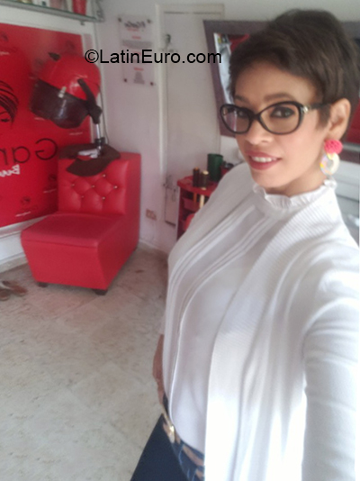 Date this nice looking Dominican Republic girl ANA MARIA from Santiago DO38793
