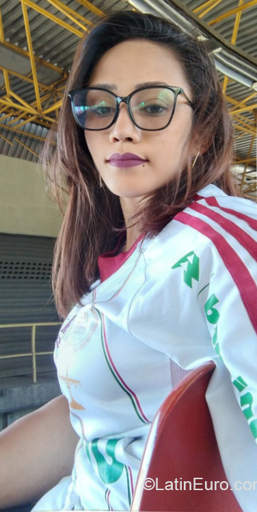 Date this sultry Brazil girl V from Rio De Janeiro BR11241