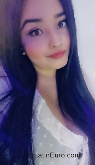 Date this funny Colombia girl Yosoyrousse from Bogota CO28653