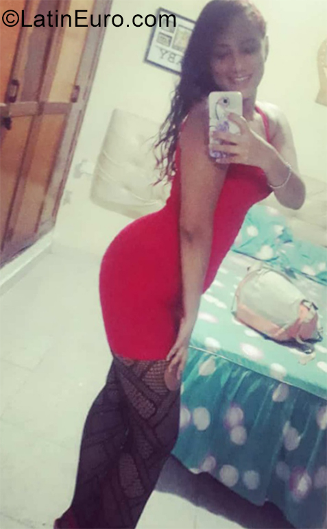 Date this lovely Colombia girl Yuliana from Cartagena CO28683