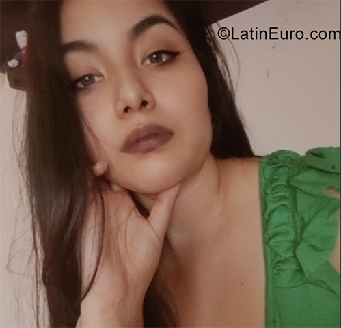 Date this voluptuous Argentina girl Diana from Buenos Aires AR649