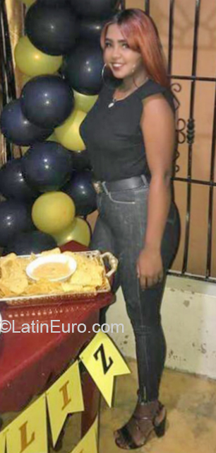Date this sensual Dominican Republic girl Yaineri from Santo Domingo DO39731