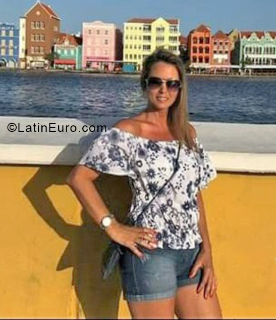 Date this sultry Colombia girl Patricia from Cali CO30210