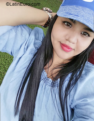 Date this stunning El Salvador girl Faby from San Salvador SV169