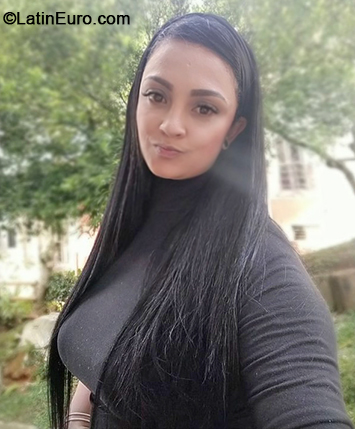Date this georgeous Colombia girl KAREN from Medellin CO30982