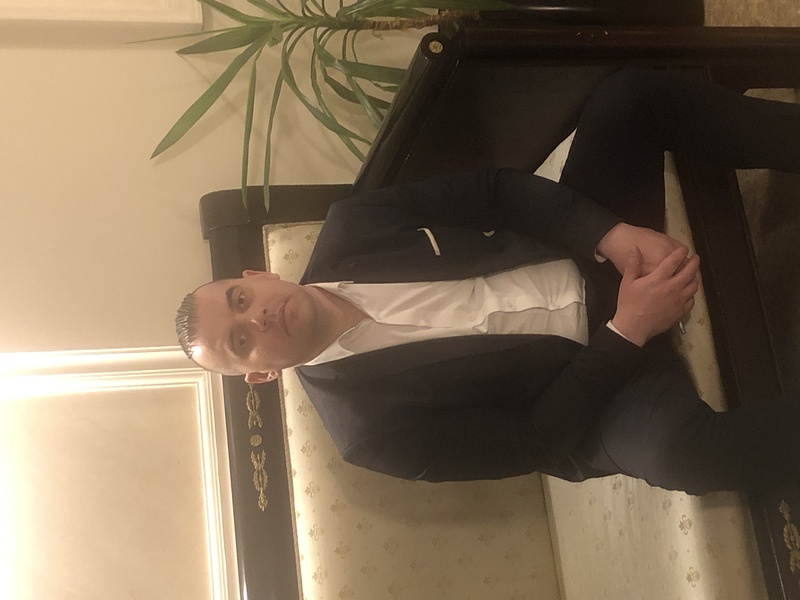 Date this stunning United States man Igor from Low Angeles US21629