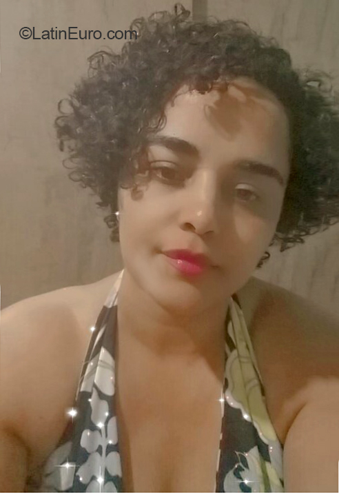 Date this hard body Brazil girl Vitoria from Belo Horizonte BR12129