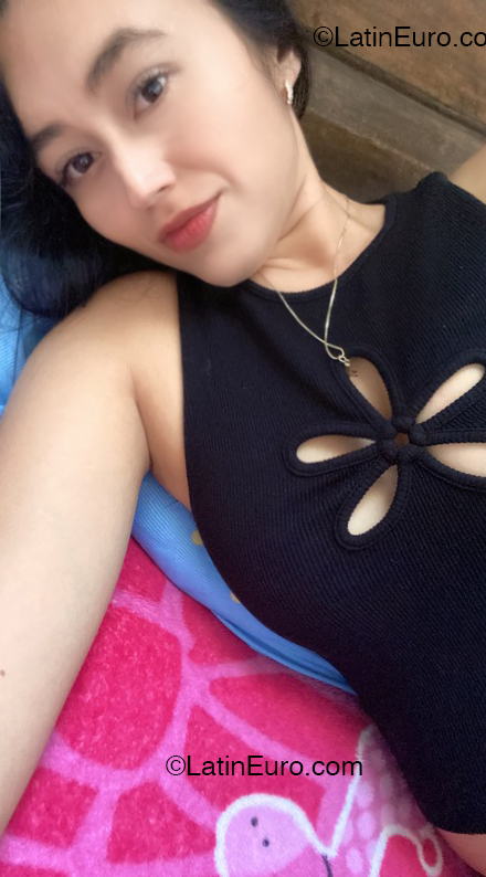 Date this stunning Colombia girl Elena from La Virginia CO33158