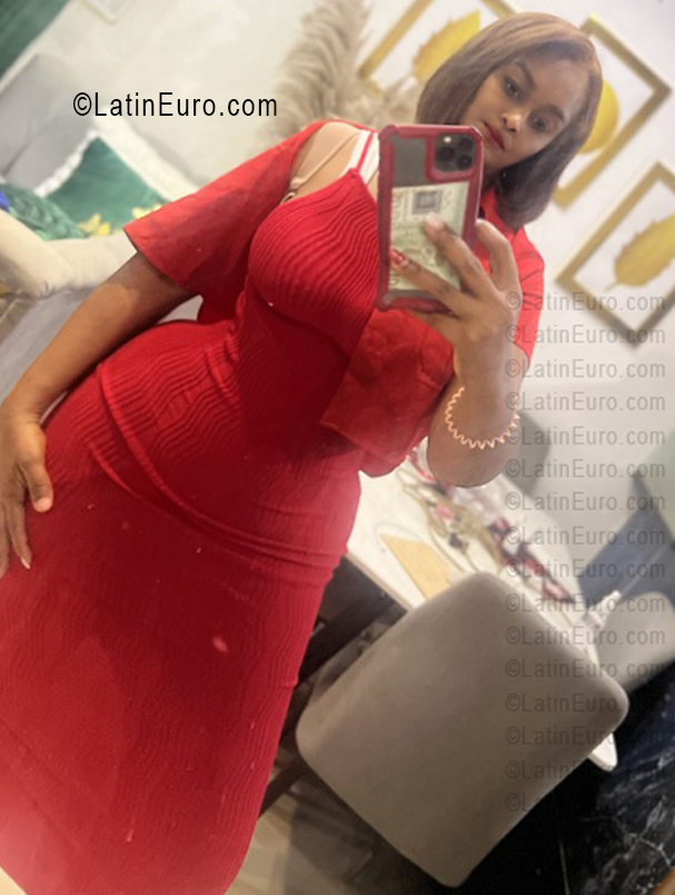 Date this nice looking Dominican Republic girl Kenia from Santo Domingo DO55986