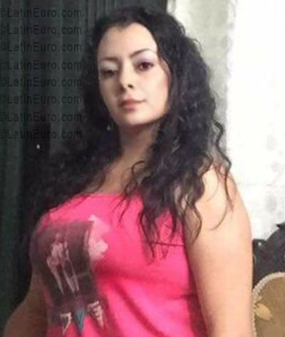 Date this foxy Colombia girl Andrea from Cali CO33630