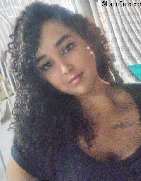Date this voluptuous Colombia girl Malidely from Barranquilla CO33657
