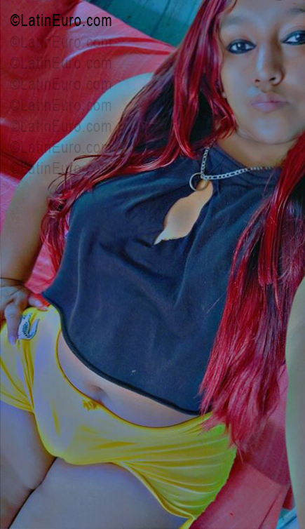 Date this tall El Salvador girl Yanet from San Salvador SV198