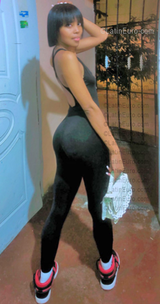 Date this attractive Dominican Republic girl Jhoa from Rep&amp;uacute;blica Dominicana DO56259