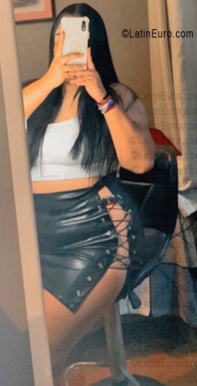 Date this hard body Mexico girl Val from Nuevo Leon MX2790