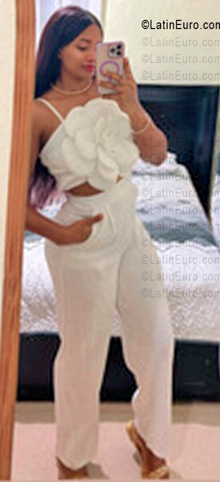Date this cute Dominican Republic girl Karina from La Romana DO56301