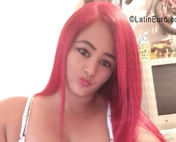 Date this georgeous Venezuela girl Bileidi from Valencia VE5625