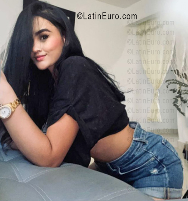 Date this good-looking Colombia girl Helen from Medellin CO33726