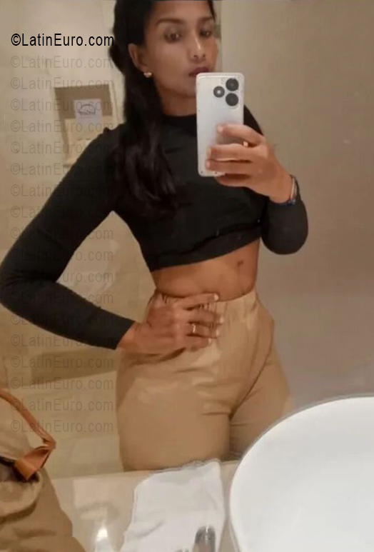 Date this sultry Dominican Republic girl Karen from Santo Domingo DO56342