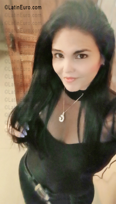 Date this funny Venezuela girl Giulia from Maracay VE5665