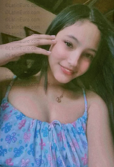 Date this happy Venezuela girl Solexis from Pariaguan VE5667