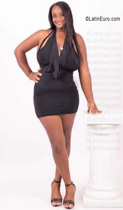 Date this sensual Dominican Republic girl Aleyda from San Pedro De Macor&amp;iacute;s DO56412
