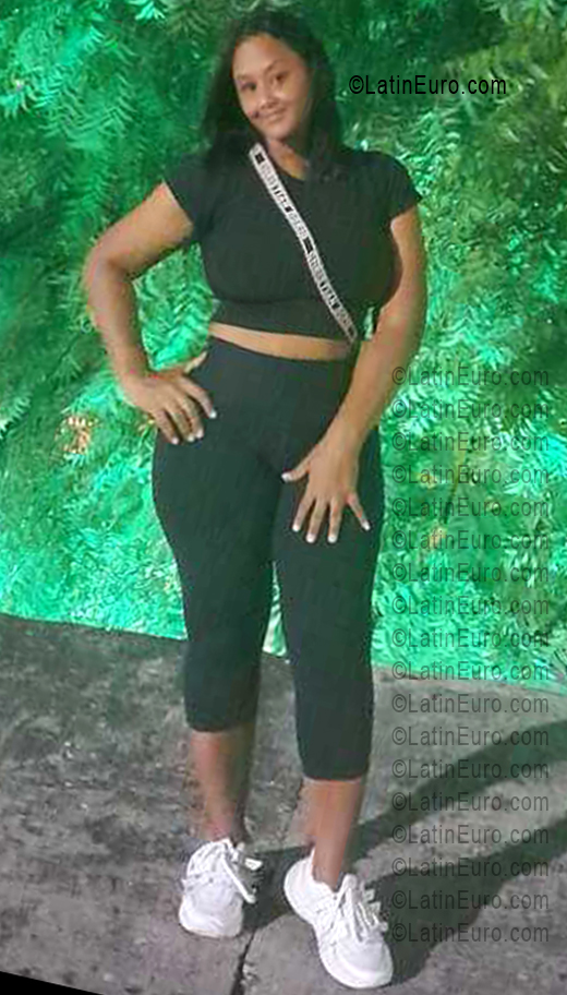 Date this hot Colombia girl Leonela from Cartagena CO33748