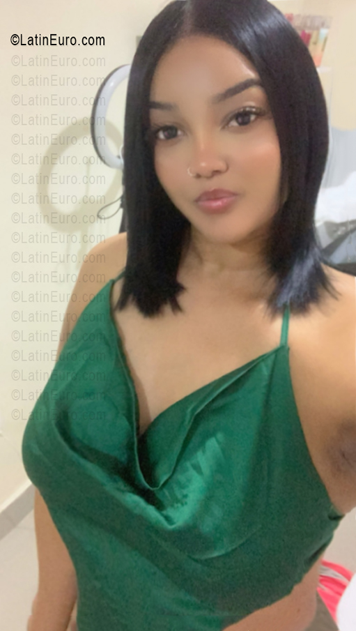 Date this funny Dominican Republic girl Camila from Santo Domingo DO56451