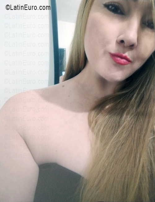 Date this hot Mexico girl Berenice from Hermosillo MX2795