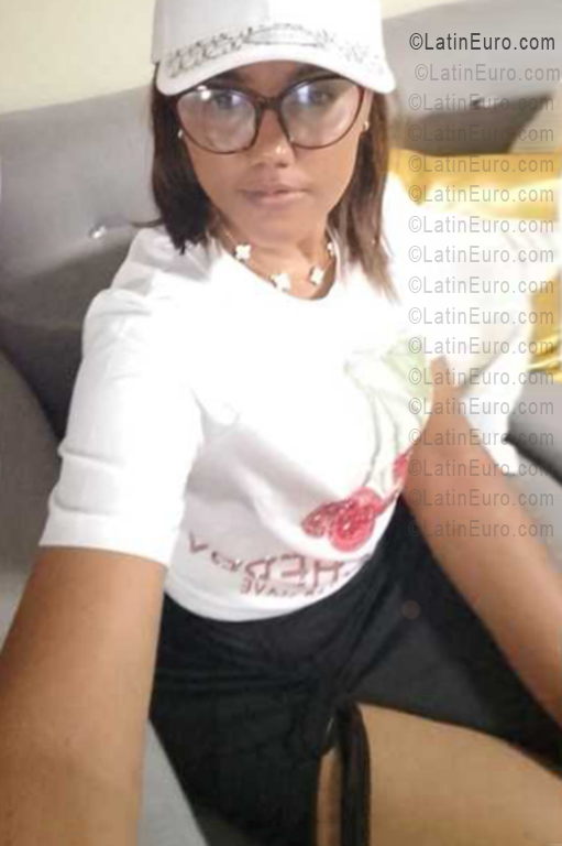 Date this funny Dominican Republic girl Mary from Santo Domingo DO56469