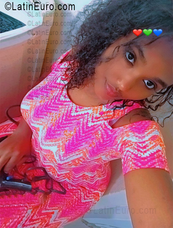 Date this exotic Dominican Republic girl Neiry from Santo Domingo DO56470