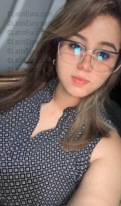 Date this tall Honduras girl Delmys from Cortes HN3009