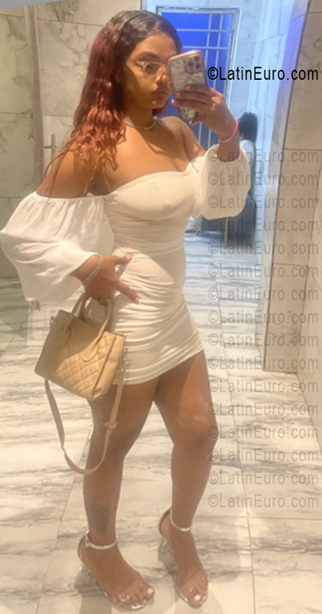 Date this gorgeous Dominican Republic girl Kelly from Santo Domingo DO56525