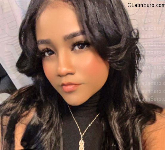 Date this lovely Puerto Rico girl Rossy from San Juan PR269