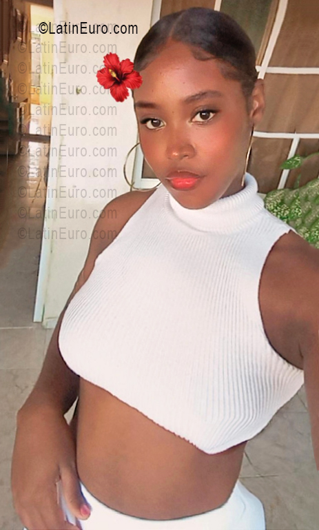 Date this young Dominican Republic girl Nayeli from Romana DO56594
