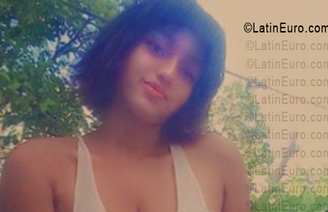 Date this beautiful Dominican Republic girl Franchesca from Santo Domingo DO56606