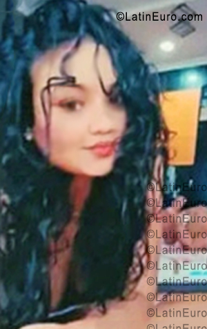 Date this pretty Colombia girl Milagros from Barranquilla CO33769