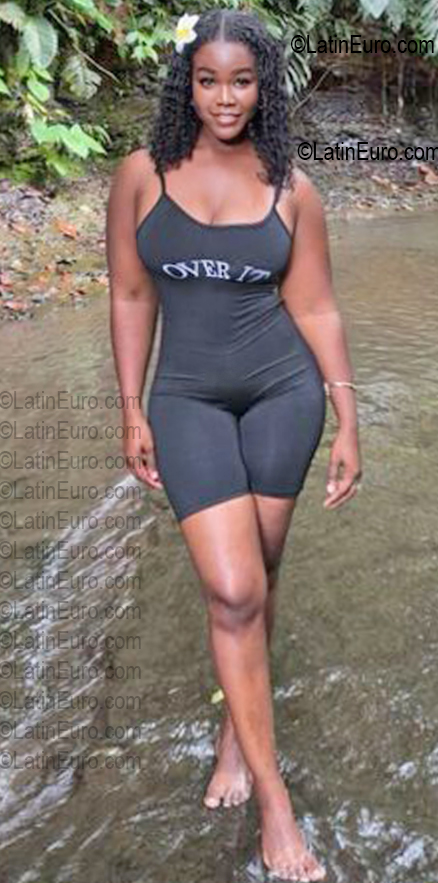 Date this sultry Ecuador girl Narcisa from Esmeraldas EC1147