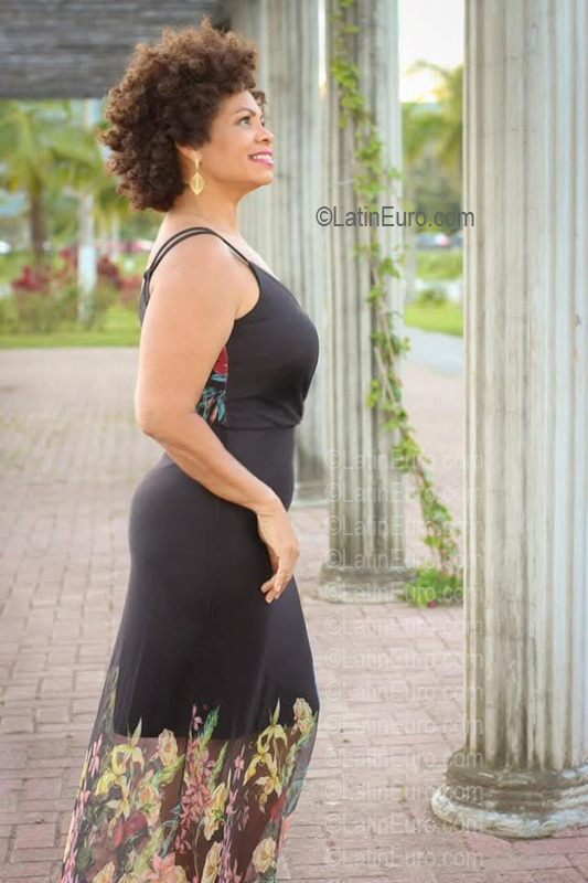 Date this pretty Brazil girl Maria from Maringa BR12426