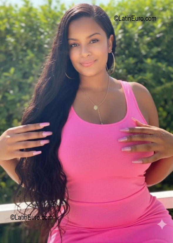 Date this happy Dominican Republic girl Rafelina from Puerto Plata DO56733